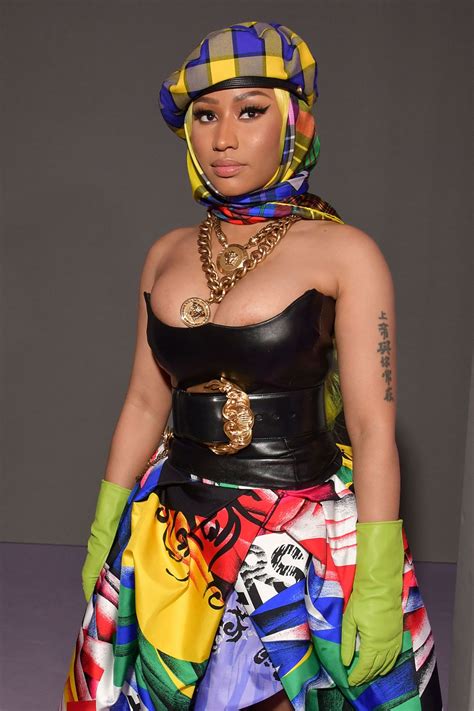 chemise nicki minaj versace prix|famous versace looks.